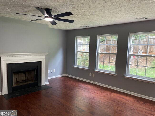 Building Photo - 116 Village Trce