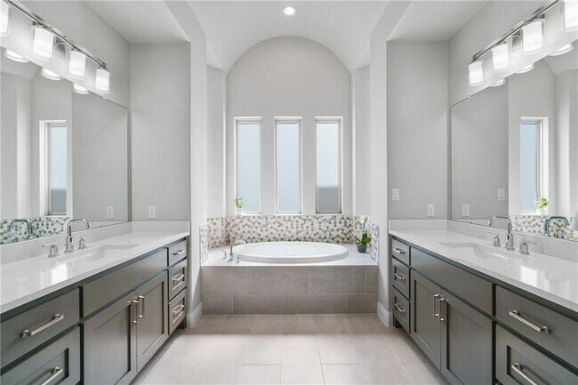 Building Photo - 16308 Paddlefish Wy