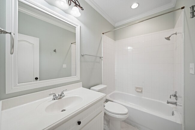 Building Photo - 513 W 22nd St