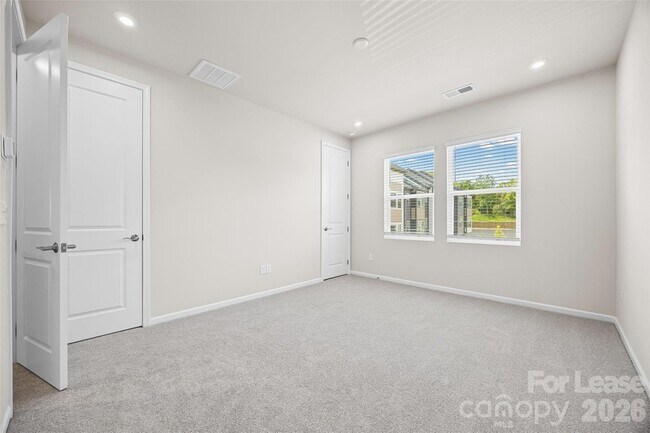 Building Photo - 5640 Kingspan Dr