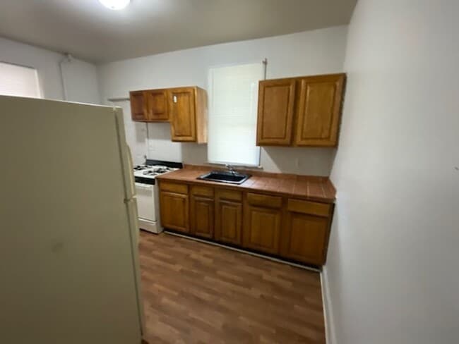 Building Photo - 5 Bedroom house harrisburg for rent 1,200 a month