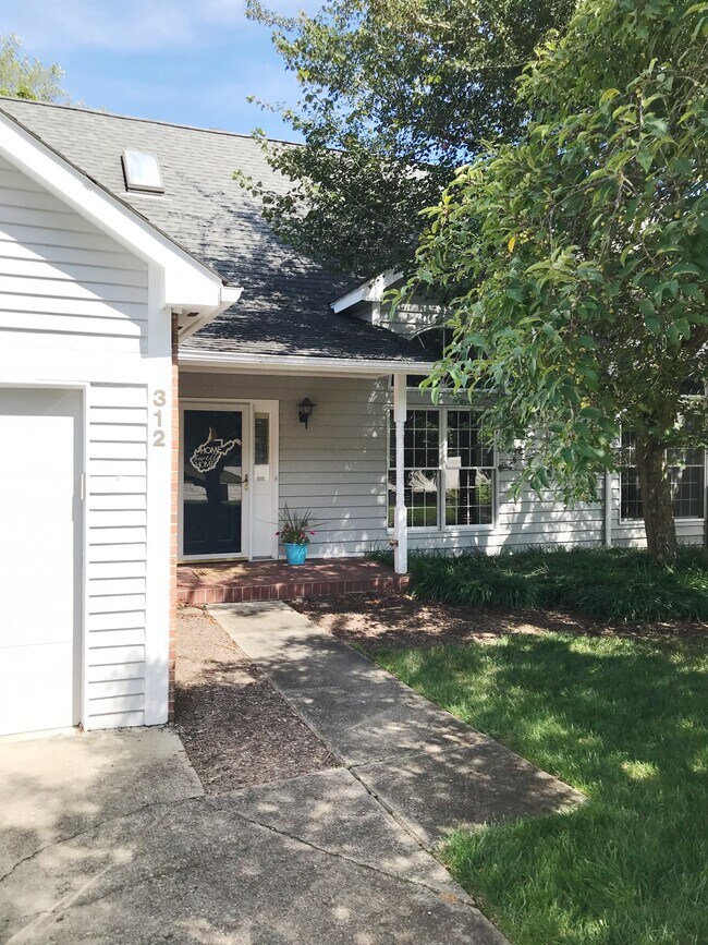 Primary Photo - 312 Southpointe Dr