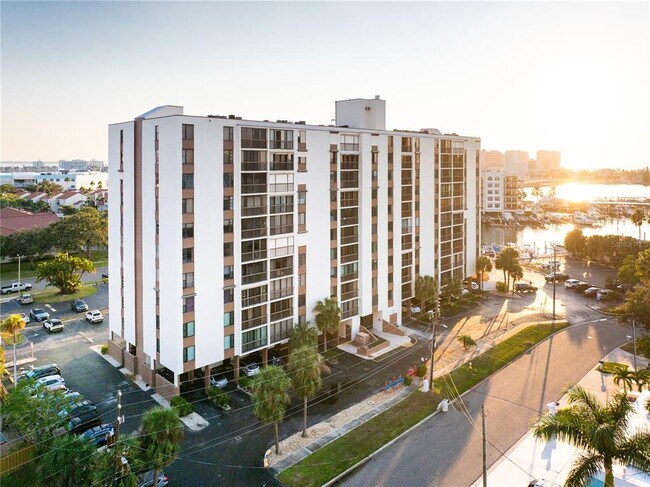 Building Photo - 255 Dolphin Point