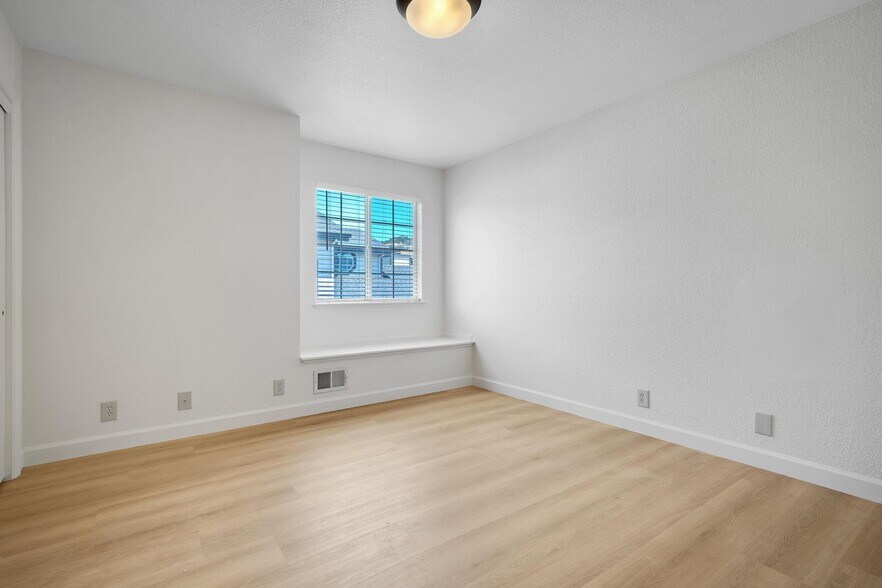 Building Photo - 125 Chestnut Ave
