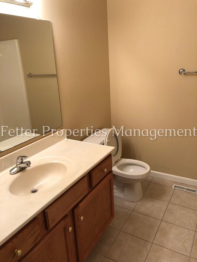 Building Photo - 3 Bedroom Newburgh Home!!