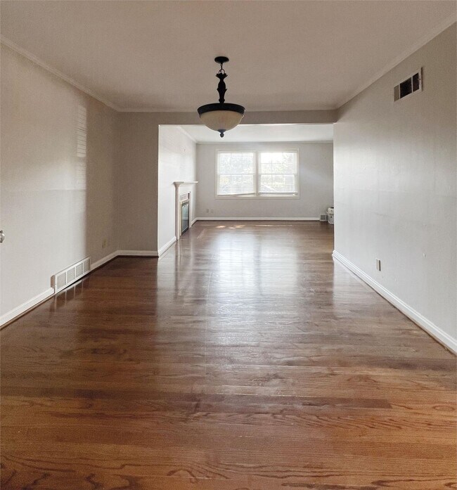 Building Photo - COMING SOON: Elegant Home in Prairie Villa...
