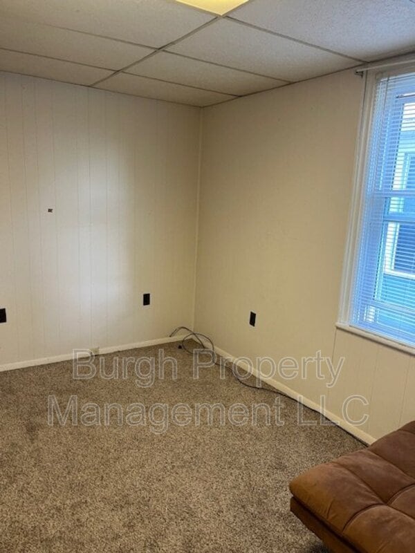 Building Photo - 302 S 11th St