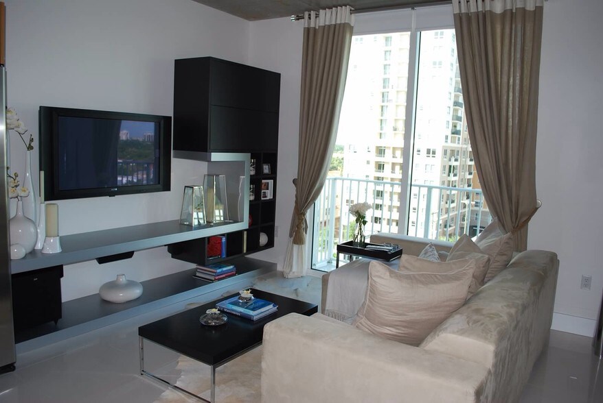 living rrom - 3180 Coral Way