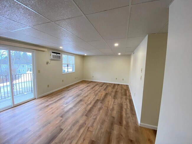 Building Photo - Floral Gardens Apartments