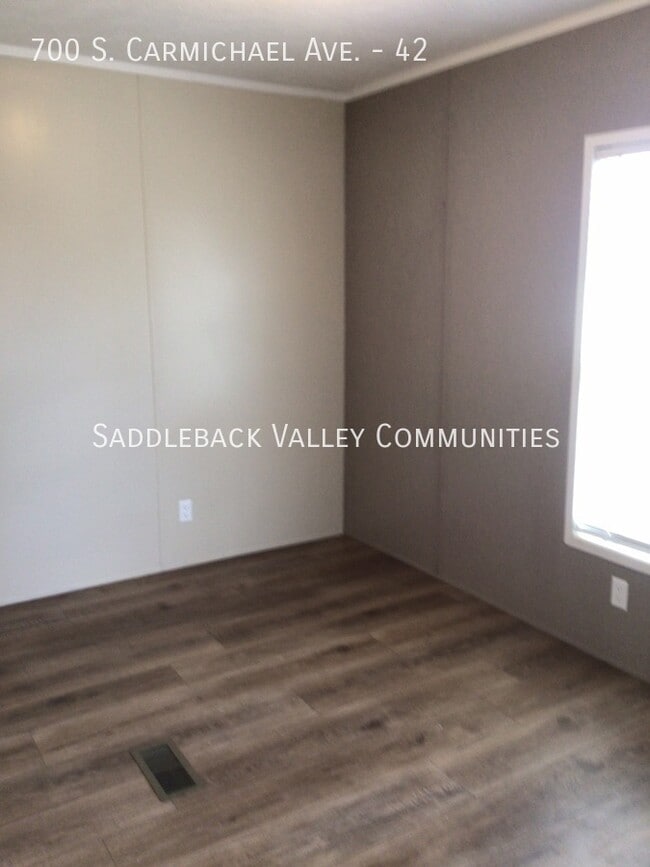 Building Photo - 700 S Carmichael Ave