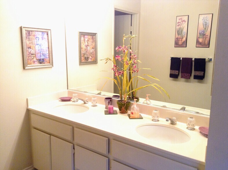 2nd bathroom - 55456 Firestone