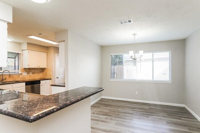 Building Photo - 16751 Dew Drop Ln