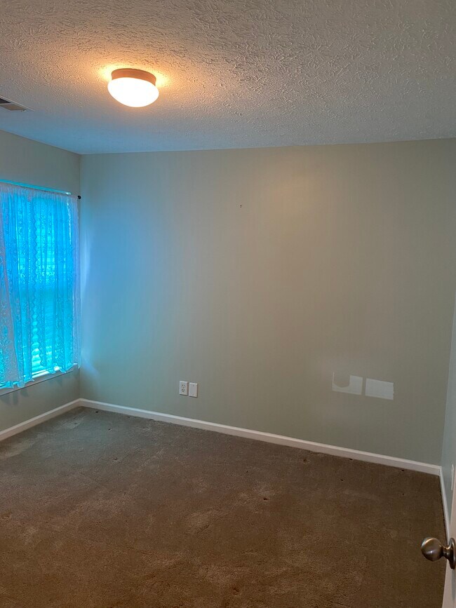 Second bedroom - 709 Warmstone Ct