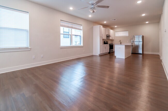 Building Photo - 605 Whitham Ave