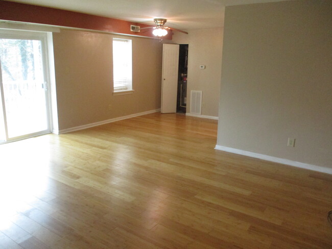 Building Photo - 545 Burgoyne Rd