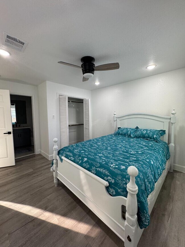 Building Photo - 7401 Anzac St