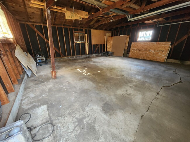 Building Photo - "Charming 3-Bedroom Home in Indianapolis –...