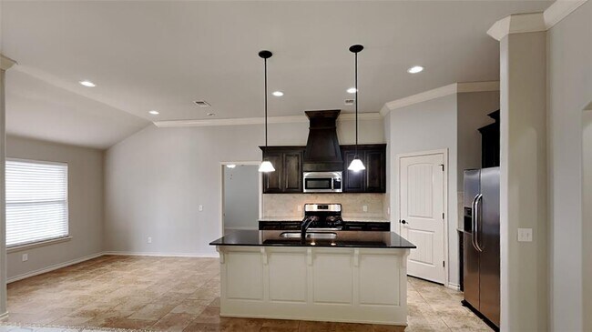 Building Photo - 6520 Bentwood Dr