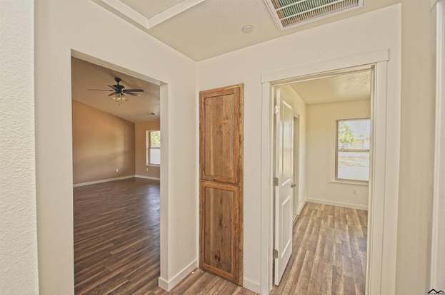 Building Photo - 8435 Buena Vista Ave