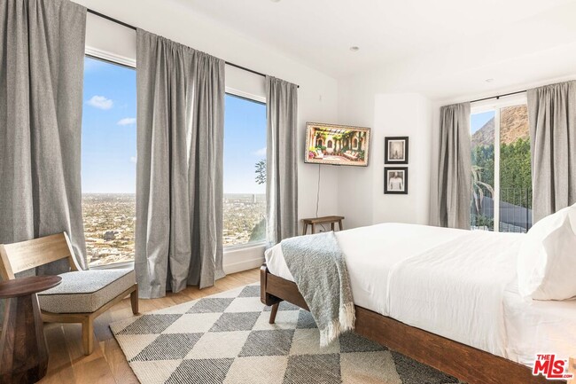 Building Photo - 8425 Hillside Ave