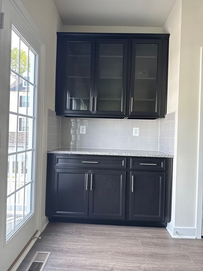 Building Photo - Brand New Build (Never lived in!) END UNIT...
