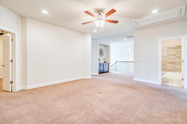Building Photo - 709 Kingston Pl