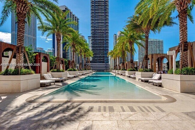 Building Photo - 801 S Miami Ave