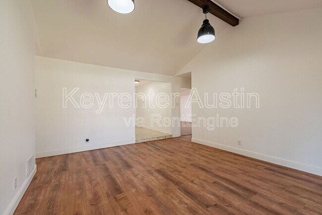 Building Photo - 902 Speer Ln