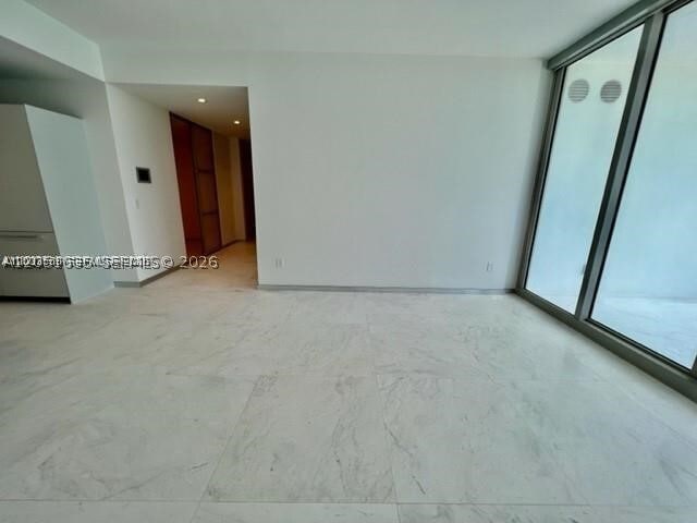 Building Photo - 16901 Collins Ave