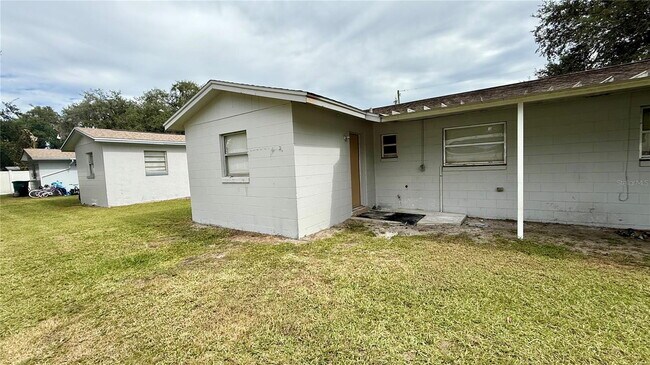 Building Photo - 207 Mill St