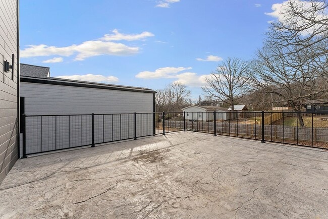 Building Photo - 491 S Happy Hollow Rd