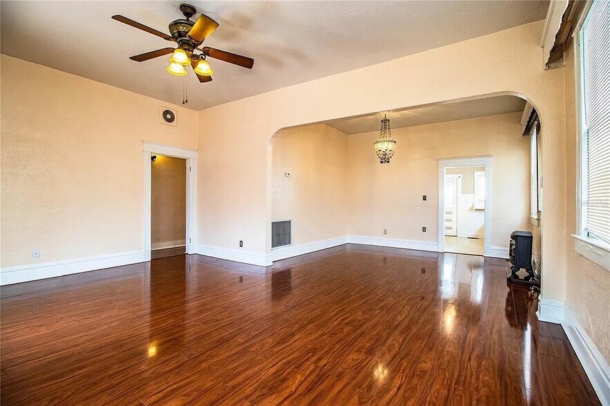 Building Photo - 1919 W North a St