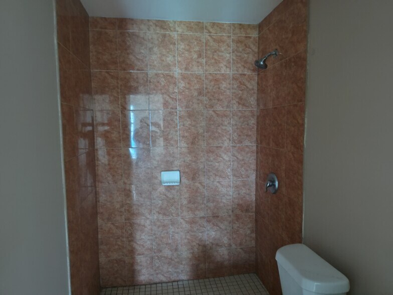 Building Photo - 2117 Aruba Dr