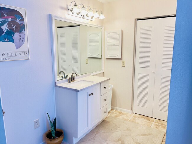 Building Photo - 64 Pine Track