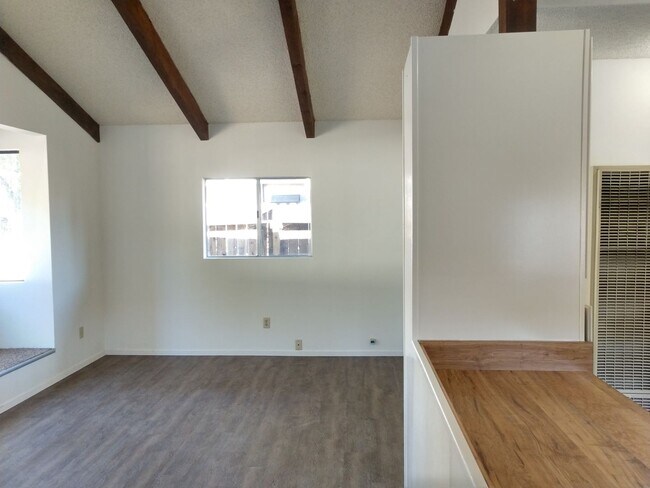 Building Photo - Quiet & Cozy Ojai (Meiner's Oaks) Cottage With Plenty Of Yard. Offers Gardening Possibilities Gal...