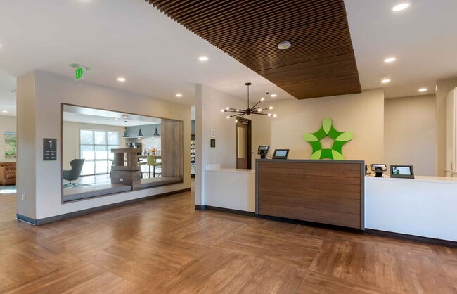 Building Photo - Furnished Studio-Chandler