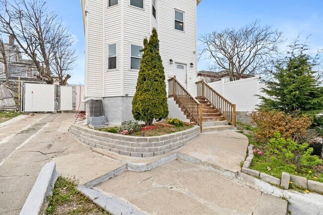Building Photo - 177 Blue Hill Ave