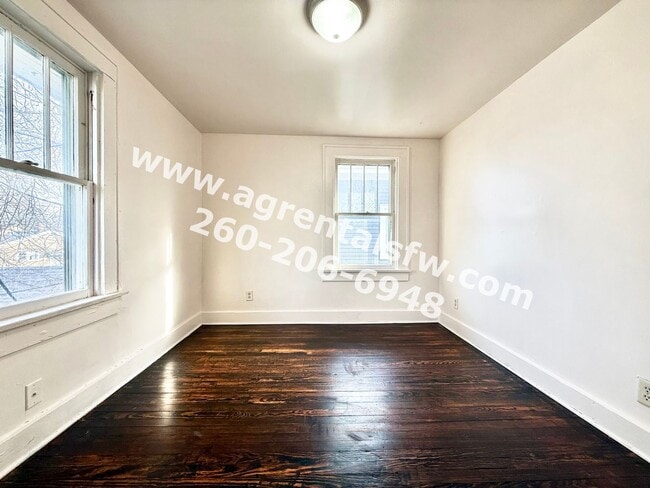 Building Photo - 4 Bedroom House