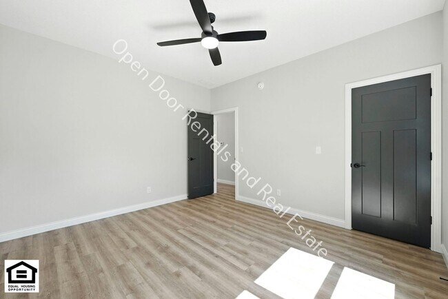 Building Photo - 1030 S Wayne St