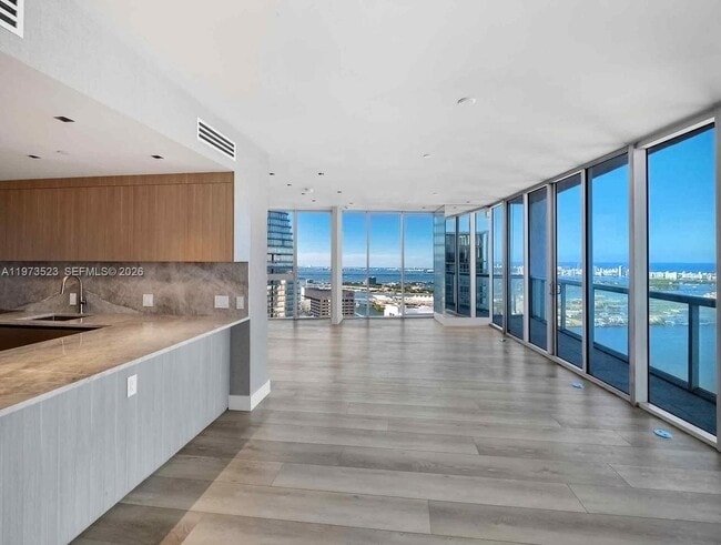 Building Photo - 465 Brickell Ave