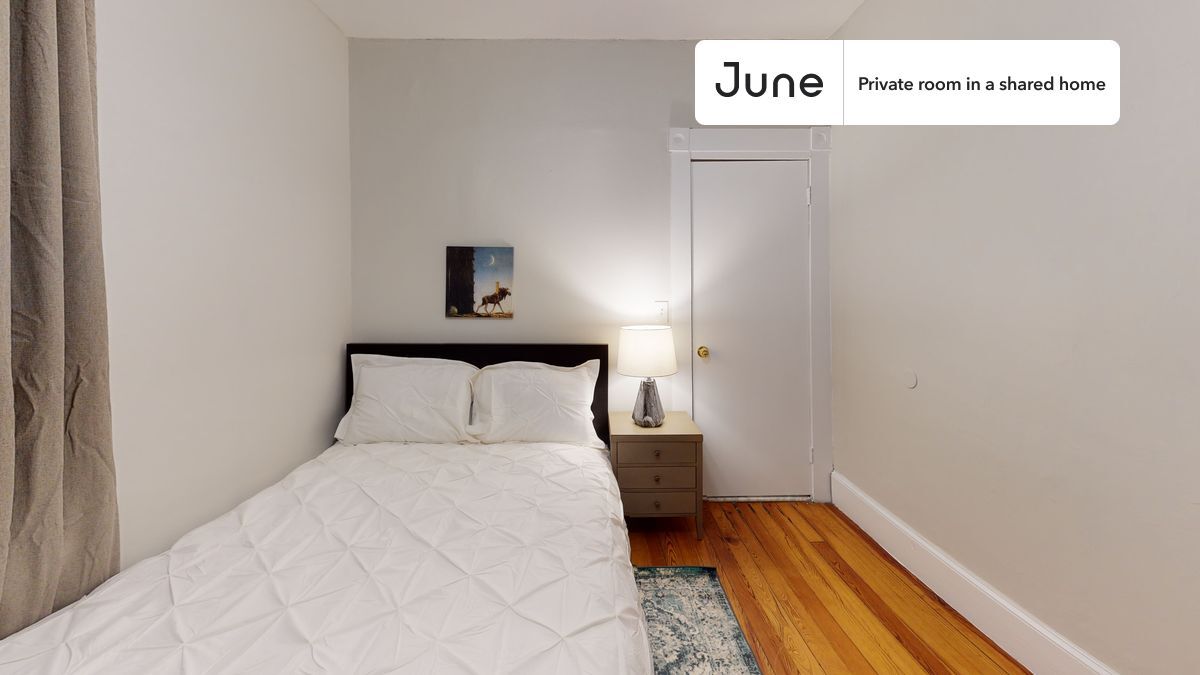 Building Photo - Room in Shared 3 bed/1 bath home