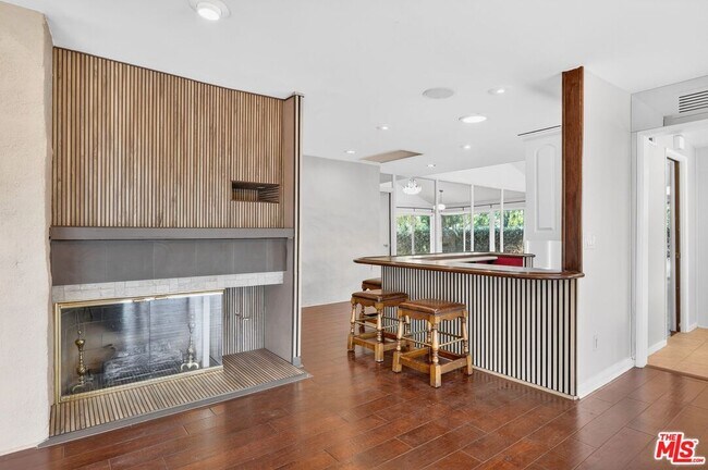 Building Photo - 3713 Dellvale Pl