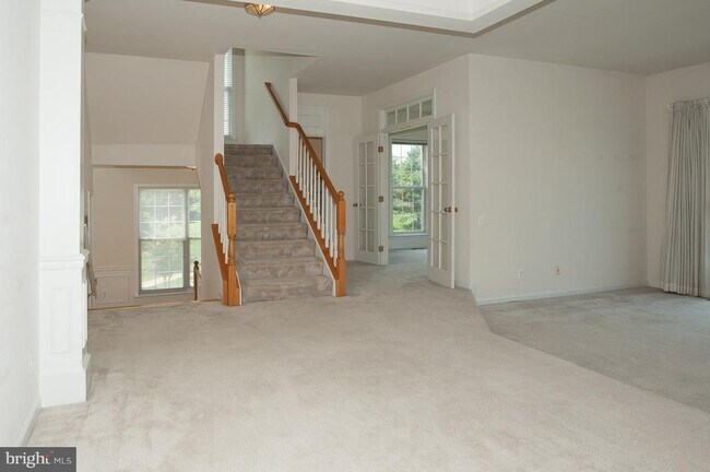 Building Photo - 6862 Alicia Ct