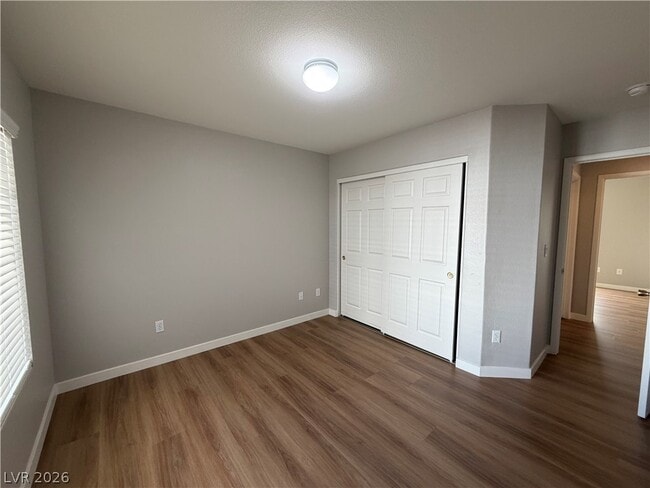 Building Photo - 2139 Meadow Green Ave
