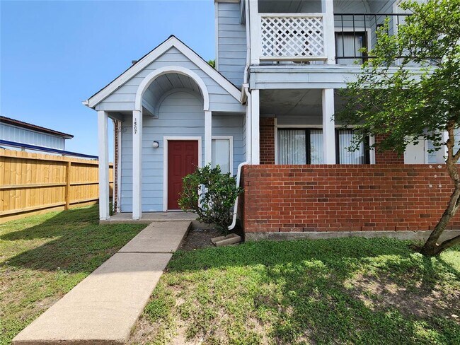 Primary Photo - 14550 Fonmeadow Dr