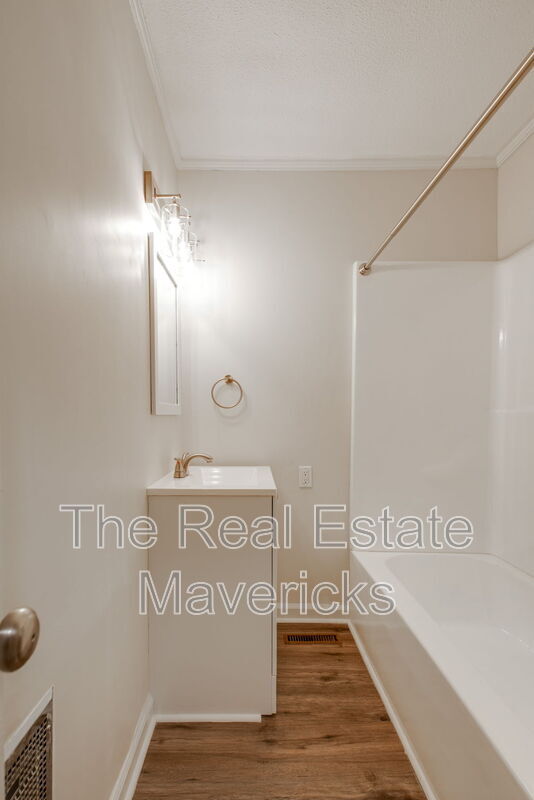 Building Photo - 810 Caldonia St