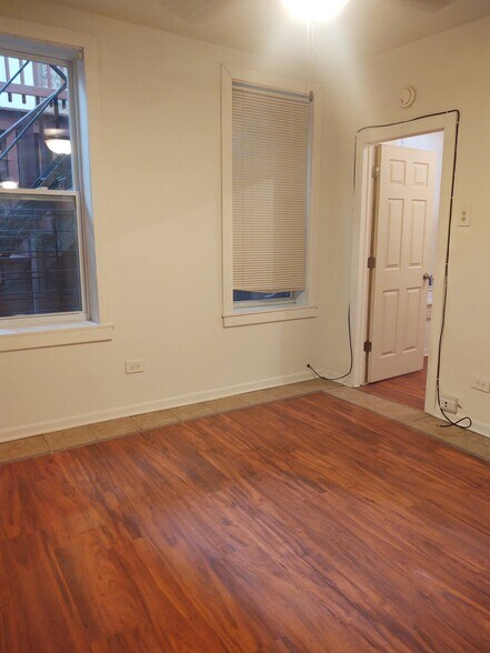 Building Photo - 1512 N Greenview Ave