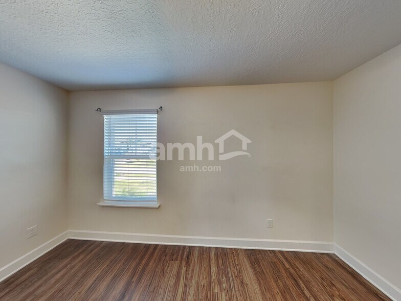 Building Photo - 242 Crestrun Loop