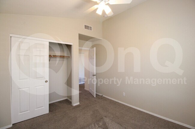 Building Photo - 3845 W Charlotte Dr