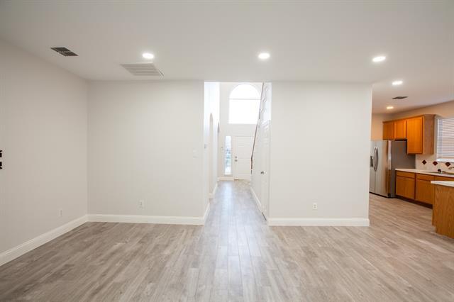 Building Photo - 9900 Presthope Dr